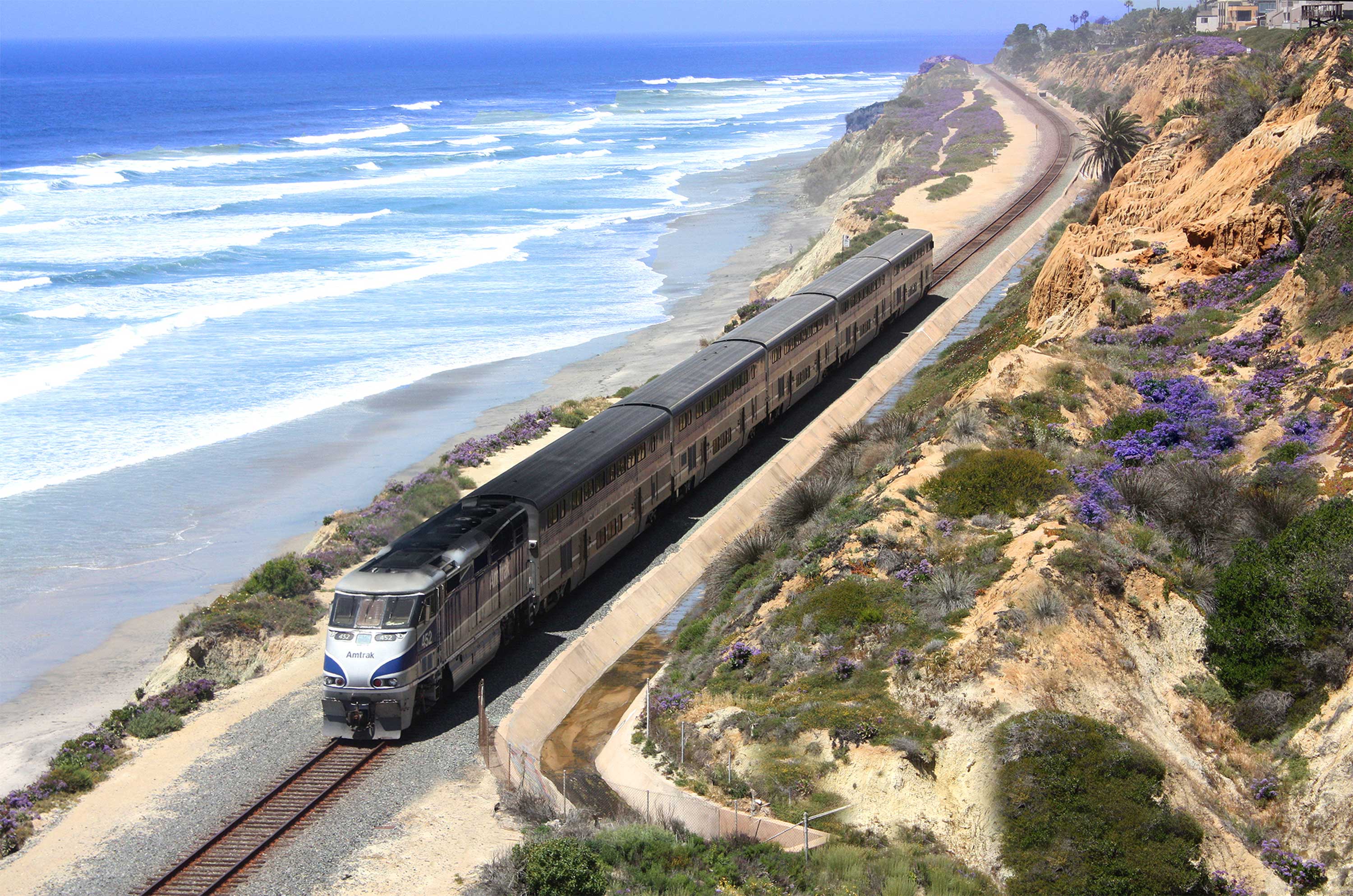 Лос анджелес сан. Амтрак Сан Франциско Лос Анджелес. Поезда Amtrak в США. Лос Анджелес Train Amtrak. Поезд Лос Анджелес Сан Диего.