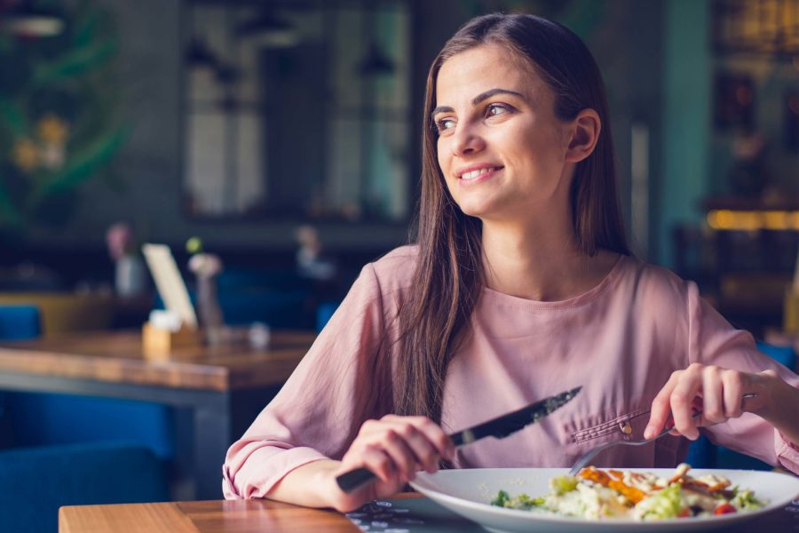 4 Tips for Being Confident When Eating Out Alone - Exhale Lifestyle
